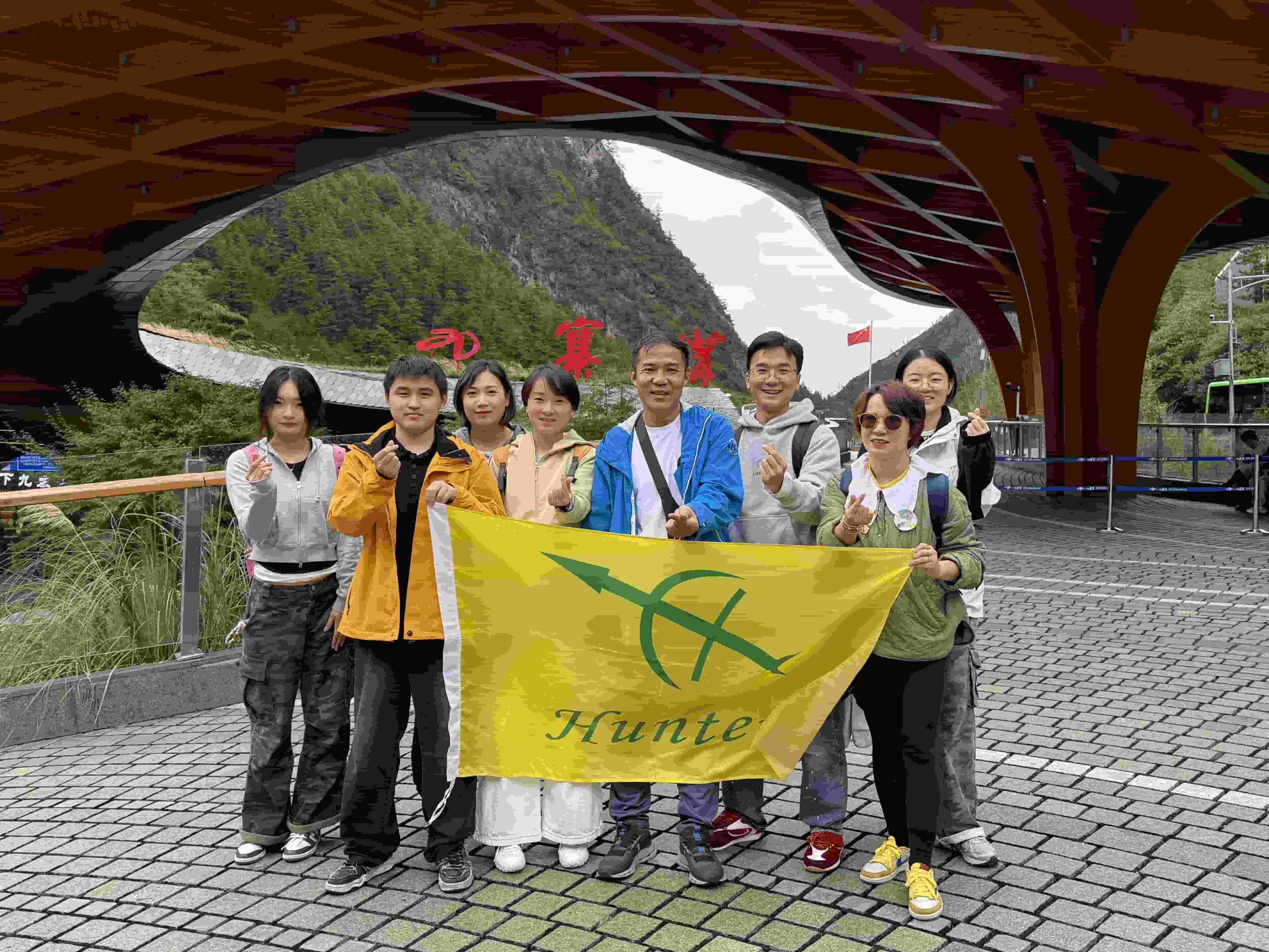 Voorbij bergen en zeeën, vakmanschap verenigen | Documentaire van de teambuildingtrip